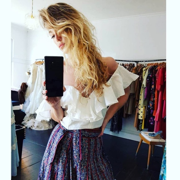 Tops - White Linen Ruffle shirt